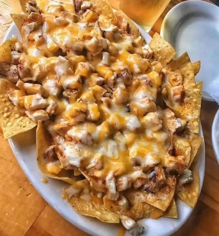 Crockpot Creamy Chicken Nachos!