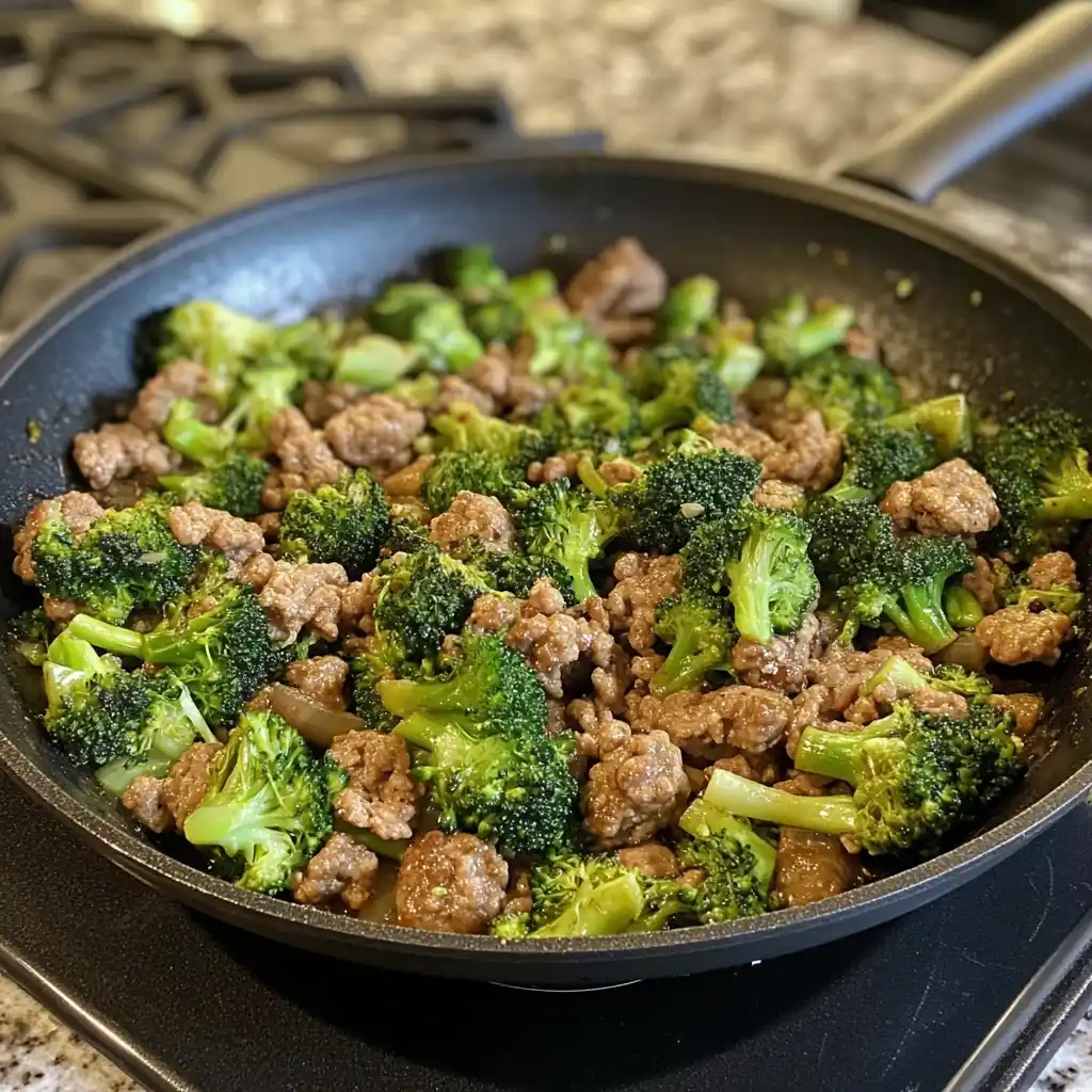 easy Keto Hamburger and Broccoli Skillet recipe